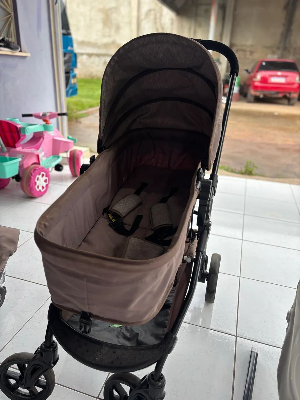 carrinho de bebê + bebê conforto Galzerano Olympus na cor chocolate