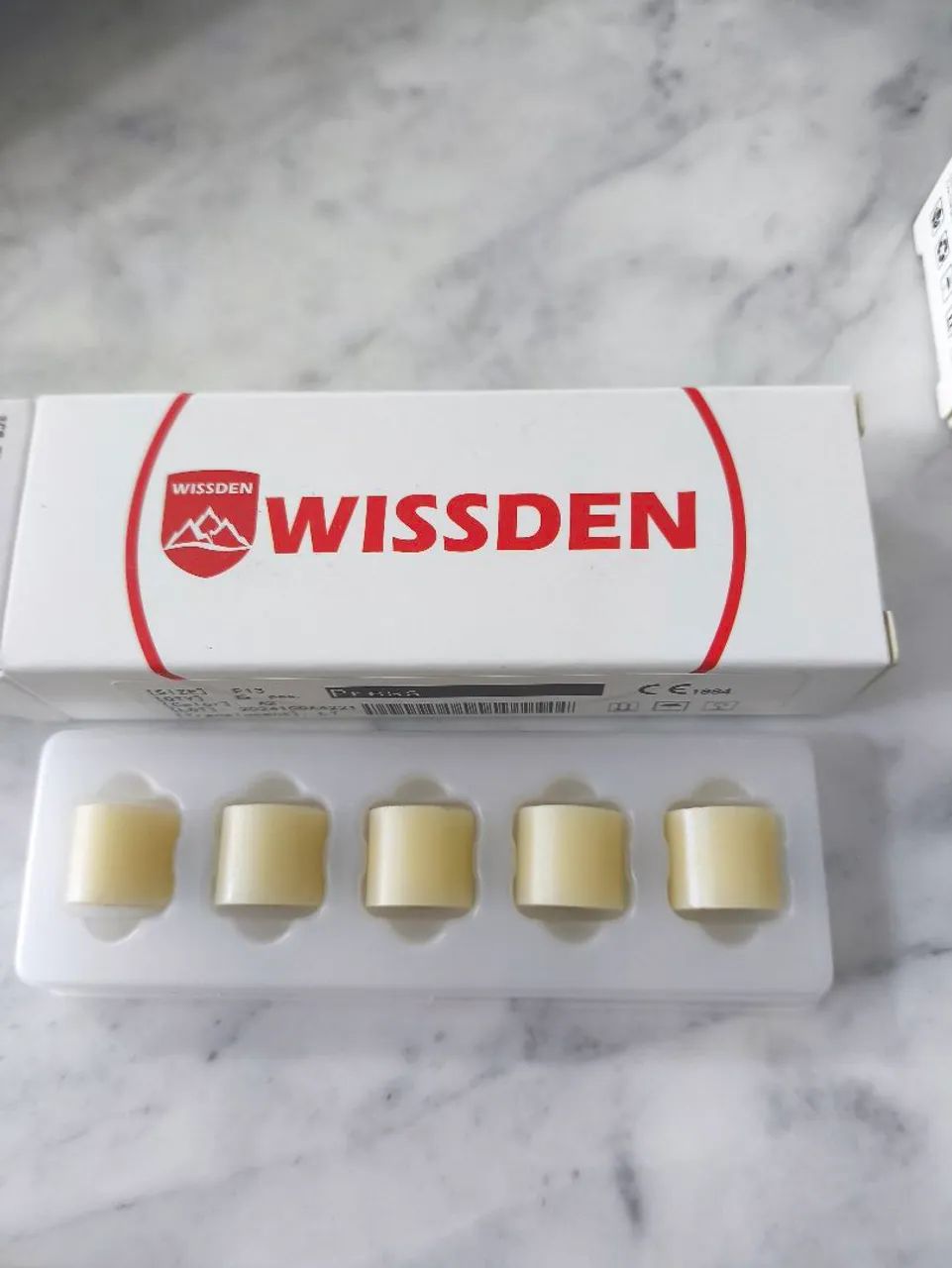 Pastilhas de dissilicato de lítio 