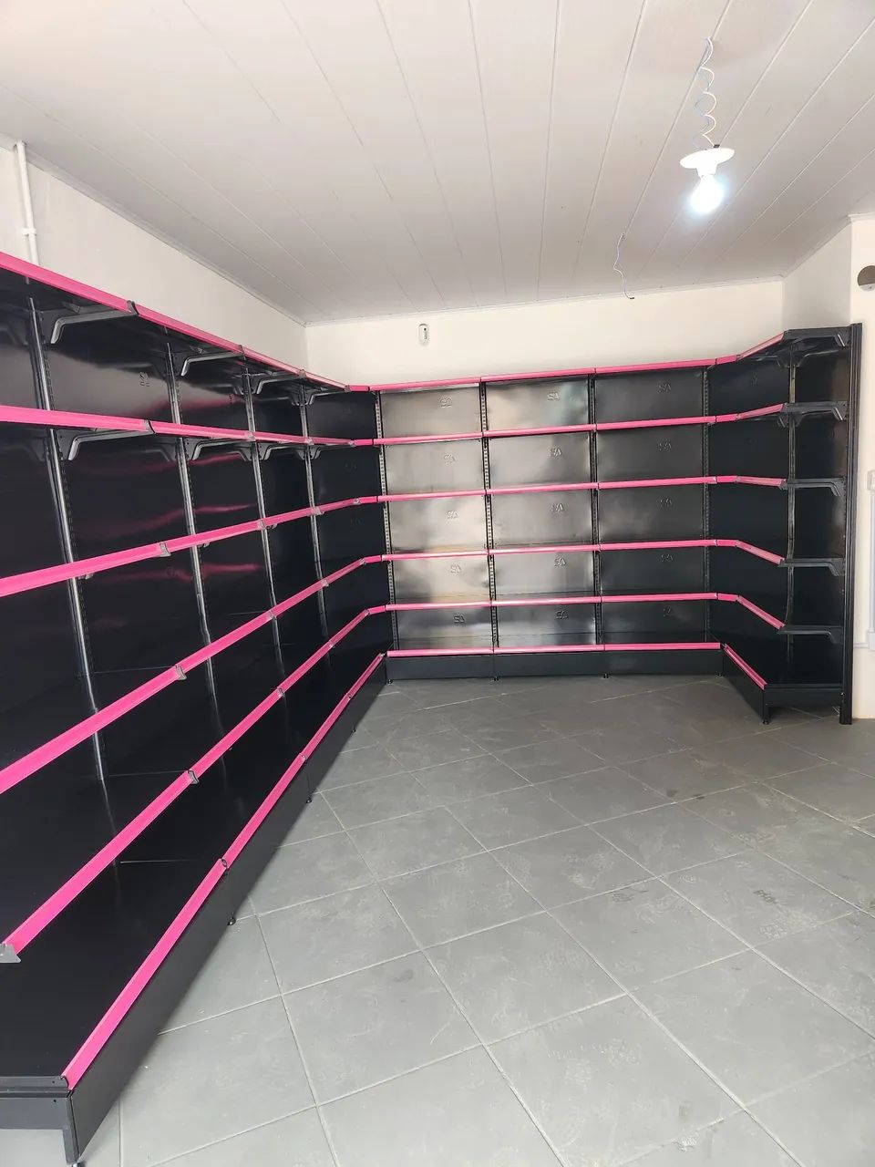 Gôndolas preta a pronta entrega  - Foto 2