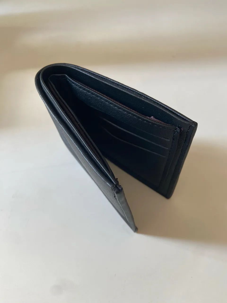 Carteira Preta Simples - Nova - Foto 2