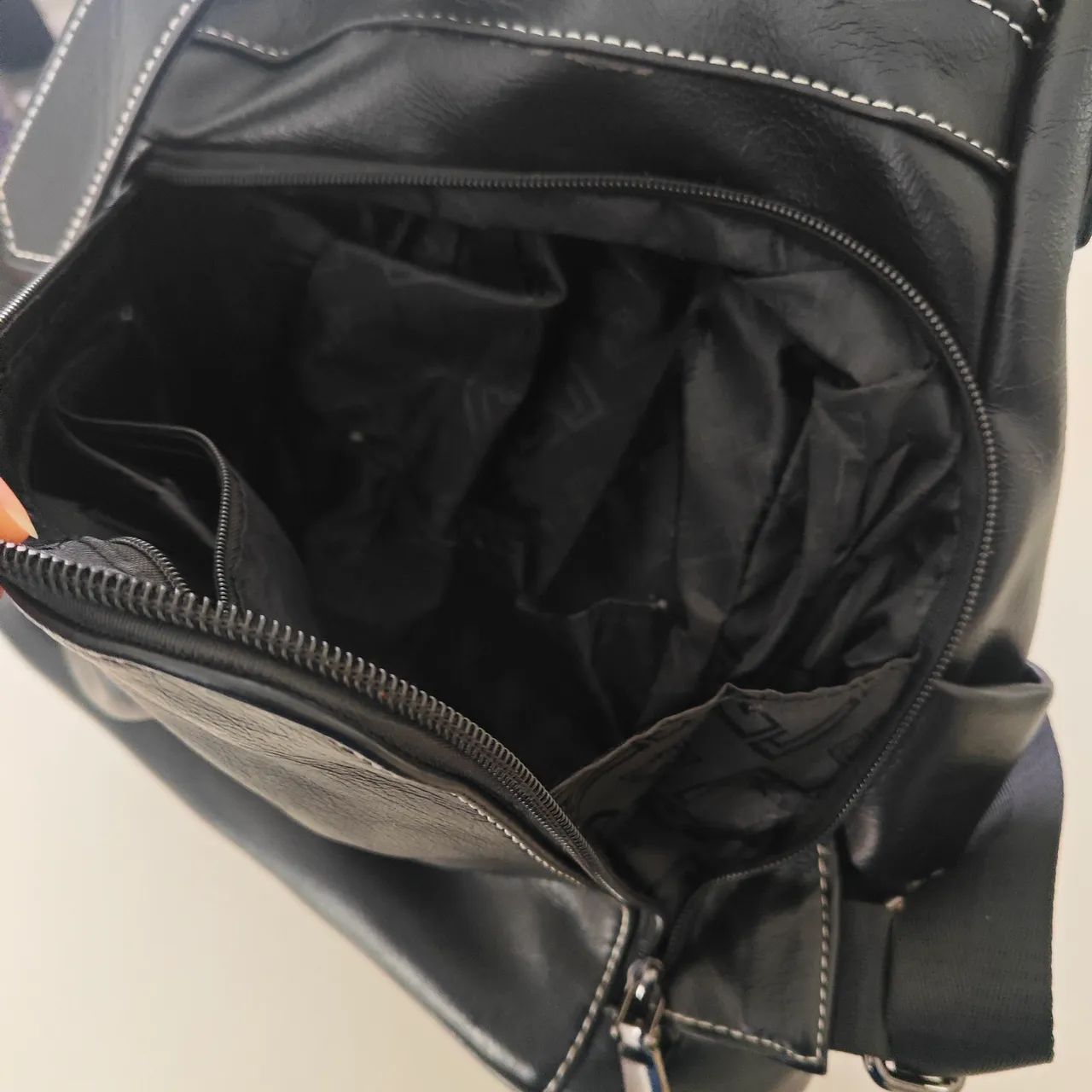 Mochila de Couro Preto - Foto 4