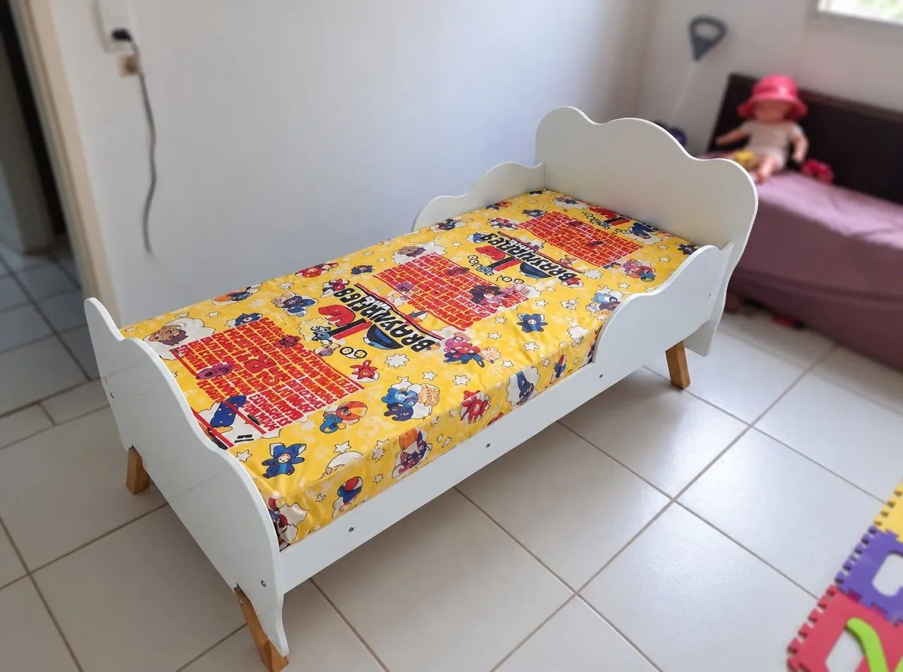 Cama infantil branquinha nova 