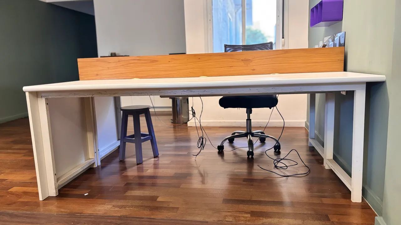 Mesa de escritório conservada - Foto 4