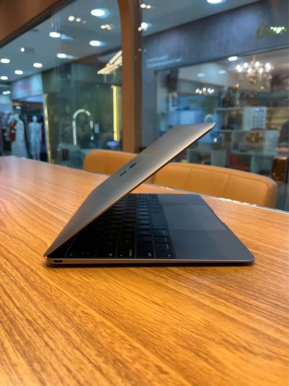 Vendo ou troco Macbook Air RETINA 2017 256GB 8GB (passo cartão