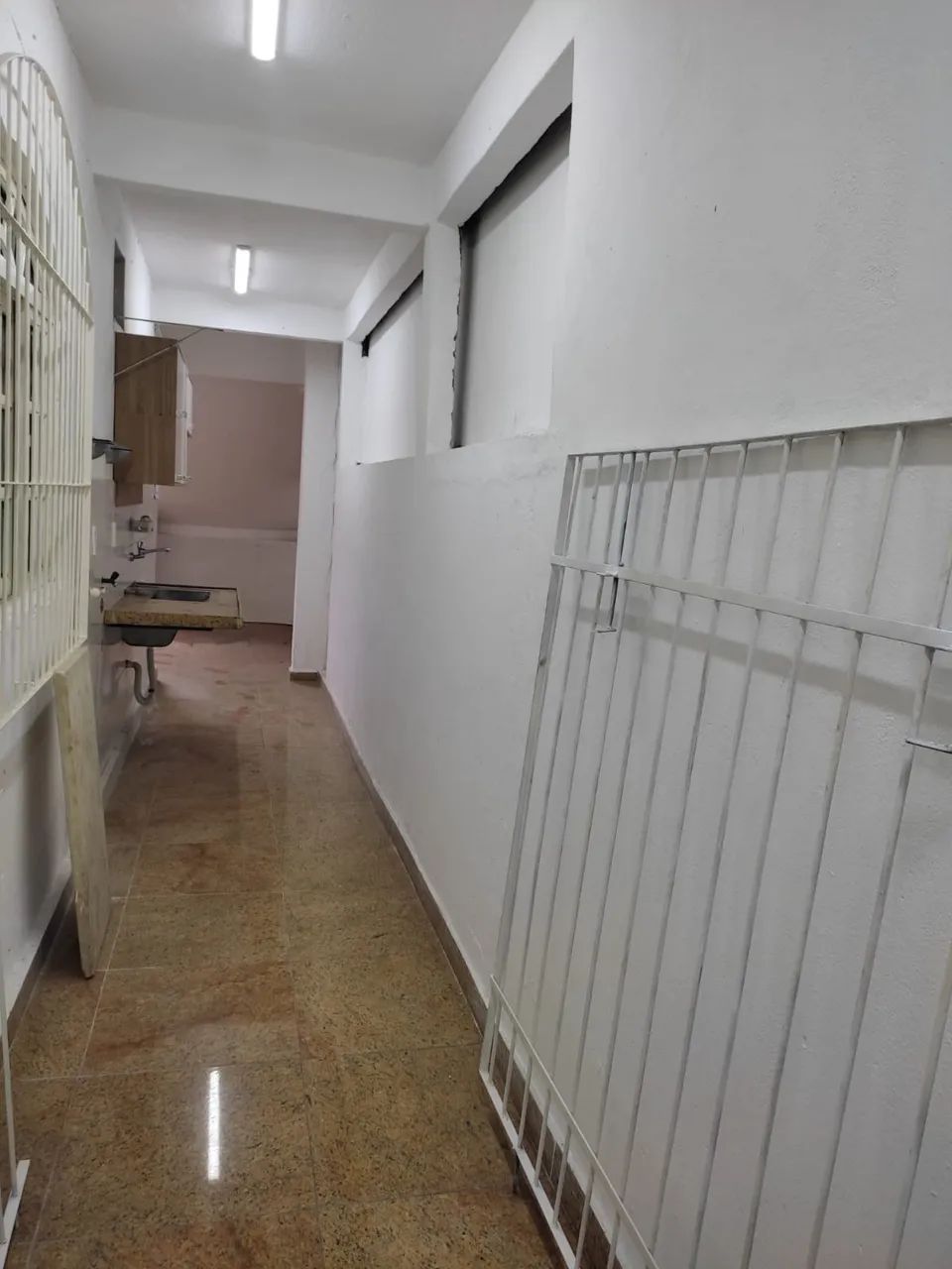 Casa comercial em laranjeiras  7 cômodos - Foto 5