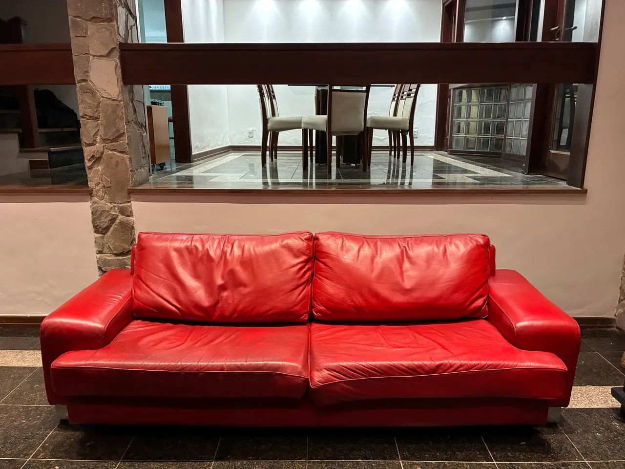 Sofá 4 Lugares em Couro Legítimo Vermelho - Conforto e Estilo - Foto 6
