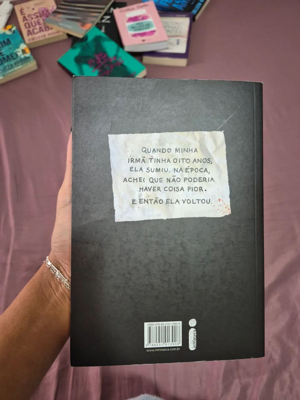 livro o que aconteceu com Annie - Foto 2
