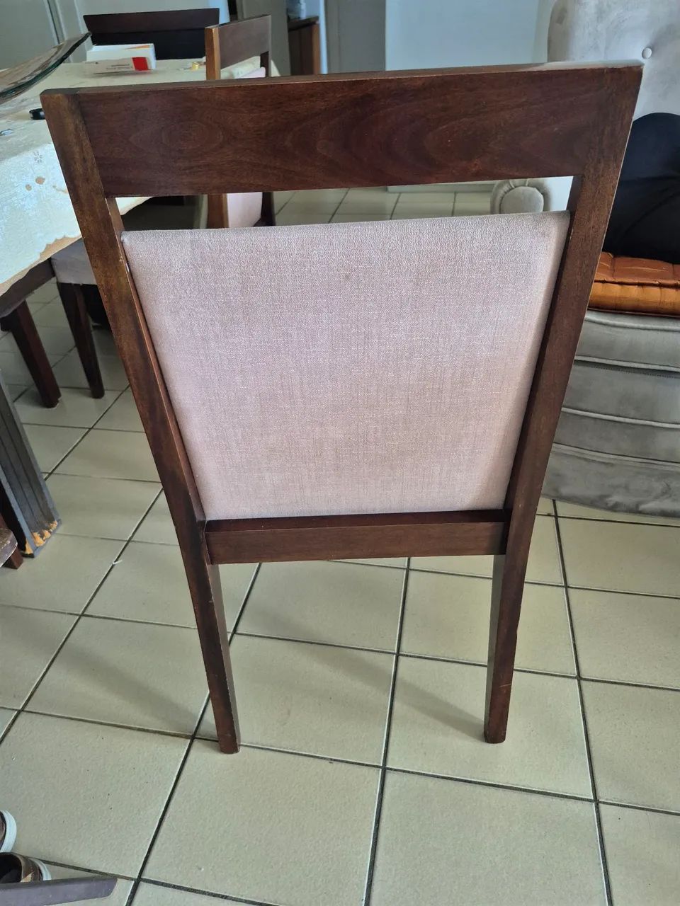 6 cadeiras pra mesa de jantar - Foto 5