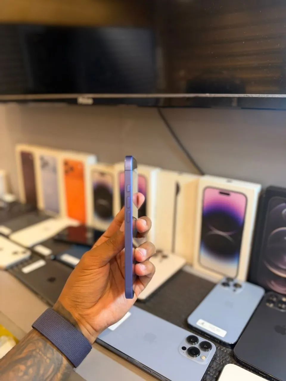 IPHONE 16 128GB<br>R$ 3.850 - Foto 3