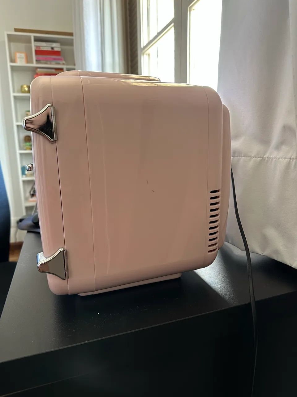 Mini Geladeira Rosa Skincare Fridge Oceane 