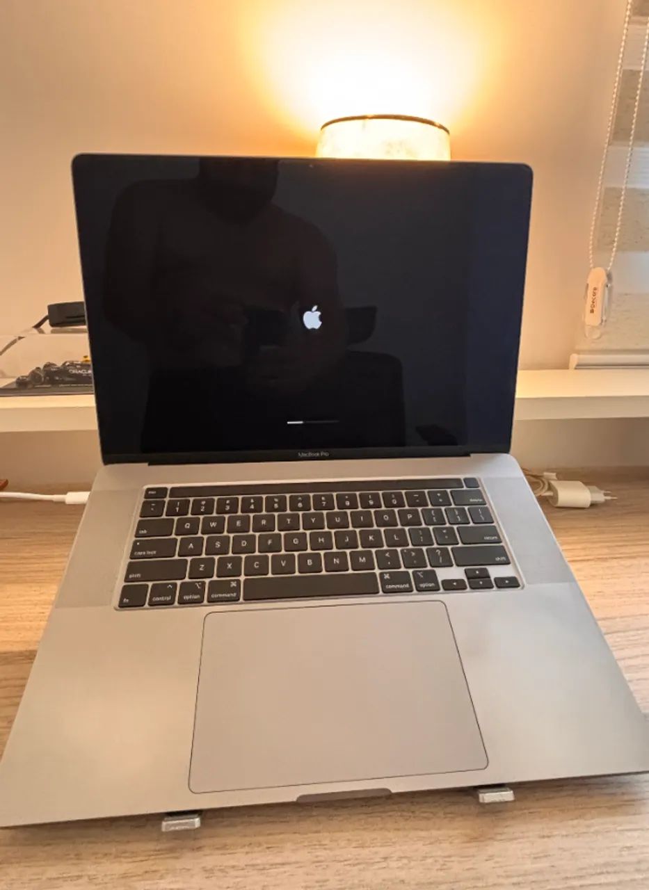 MacBook Pro 15.4" 2019 i7 - Foto 2