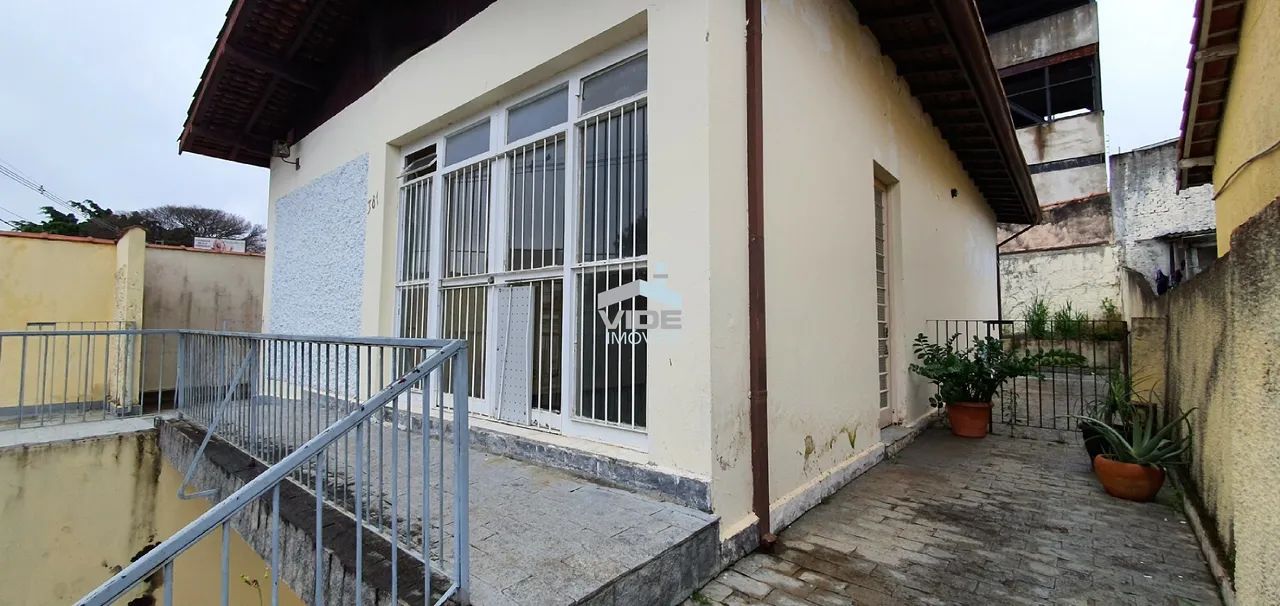 CASA COM TENDÊNCIA A SER COMERCIAL NA AVENIDA WASHINGTON LUIZ