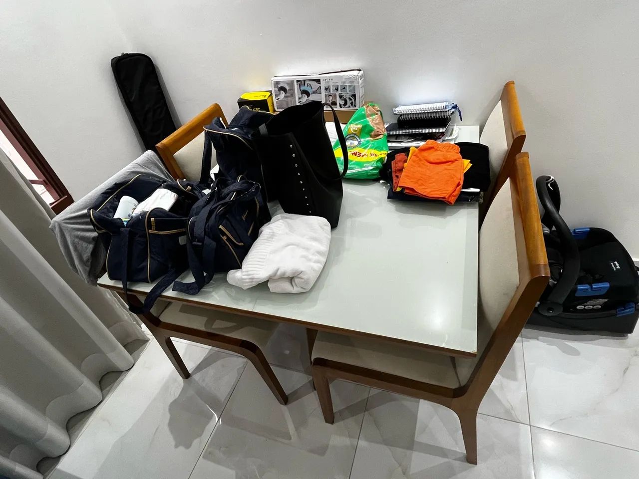 Mesa 120x120, com 4 cadeiras - Foto 4