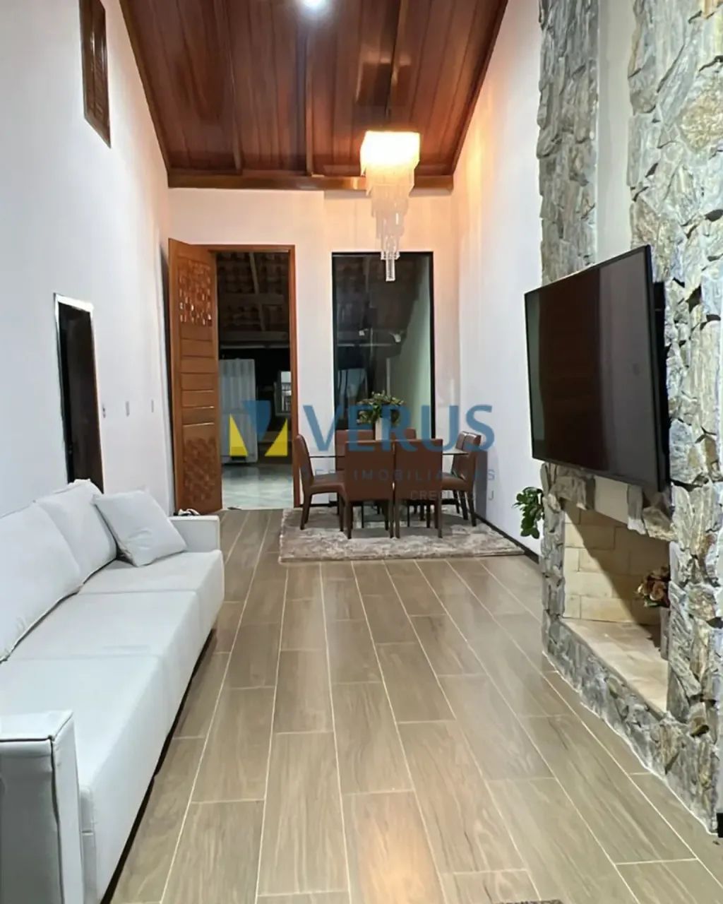 CASA À VENDA  CONFORTO, ESPAÇO E LAZER