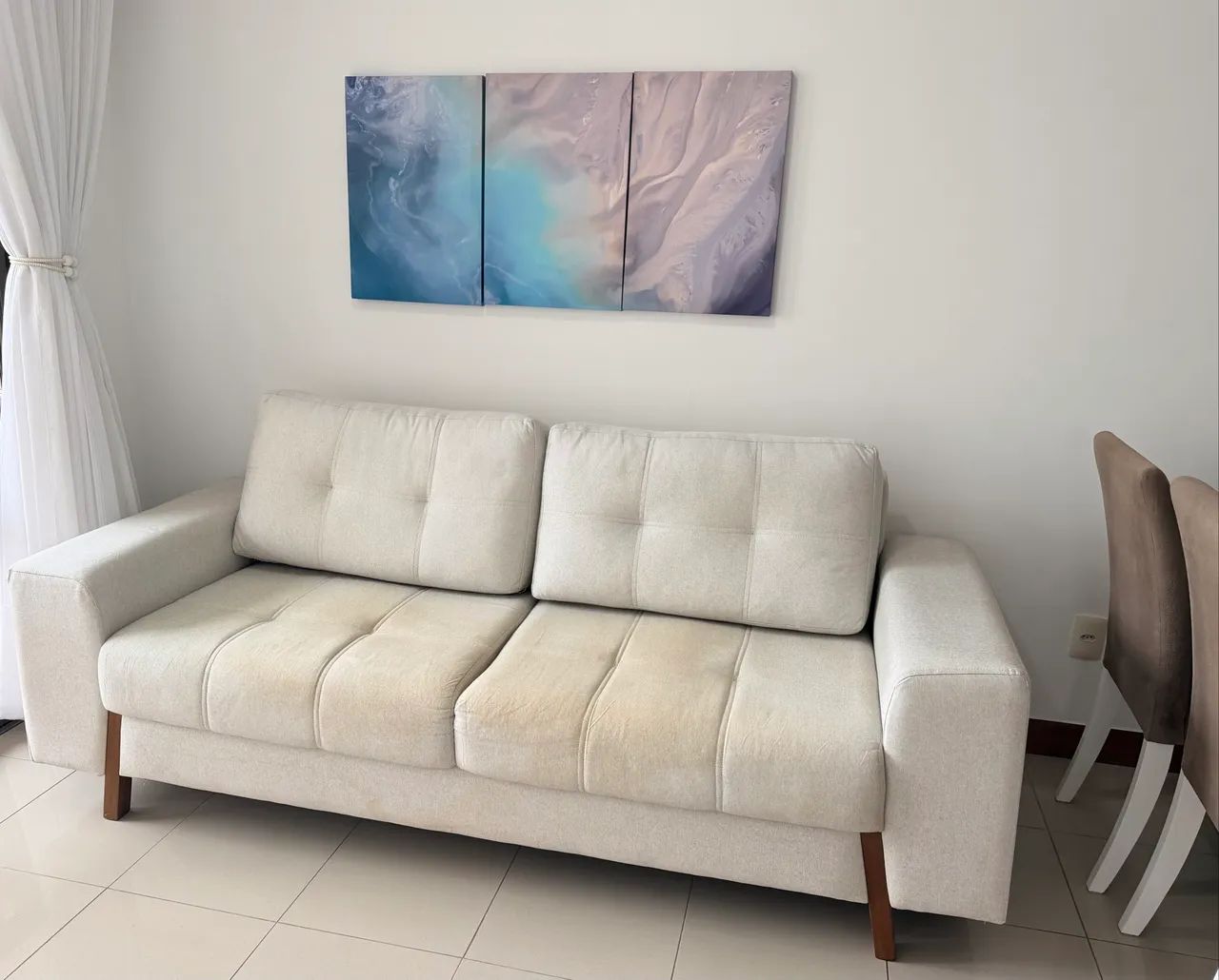 Sofá 2,20m em Linho Off-White com Pés de Madeira - Foto 3