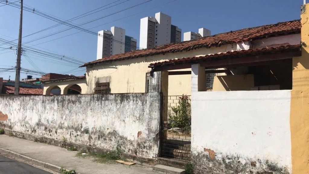 Casa com terreno de 1000m2, com 2 esquinas, ideal para construção  - Foto 3