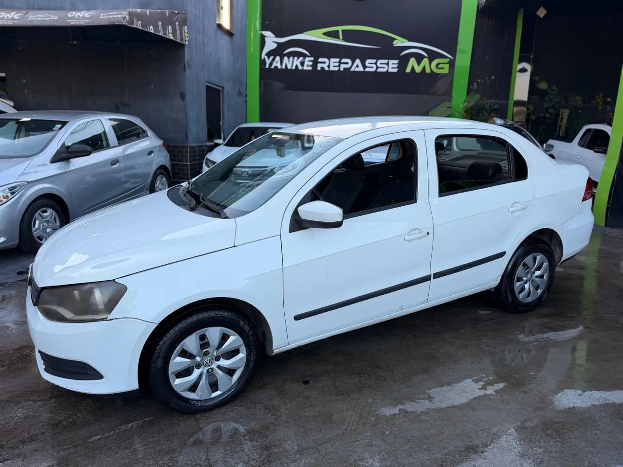 Volkswagen Voyage VOYAGE 1.0 Flex 12V 4p 2015