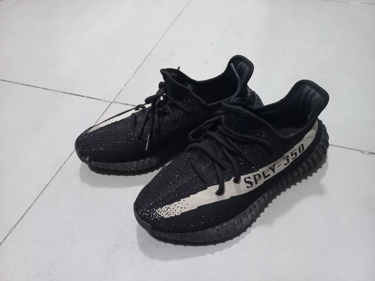 YEEZY adidas preto modelo oreo 