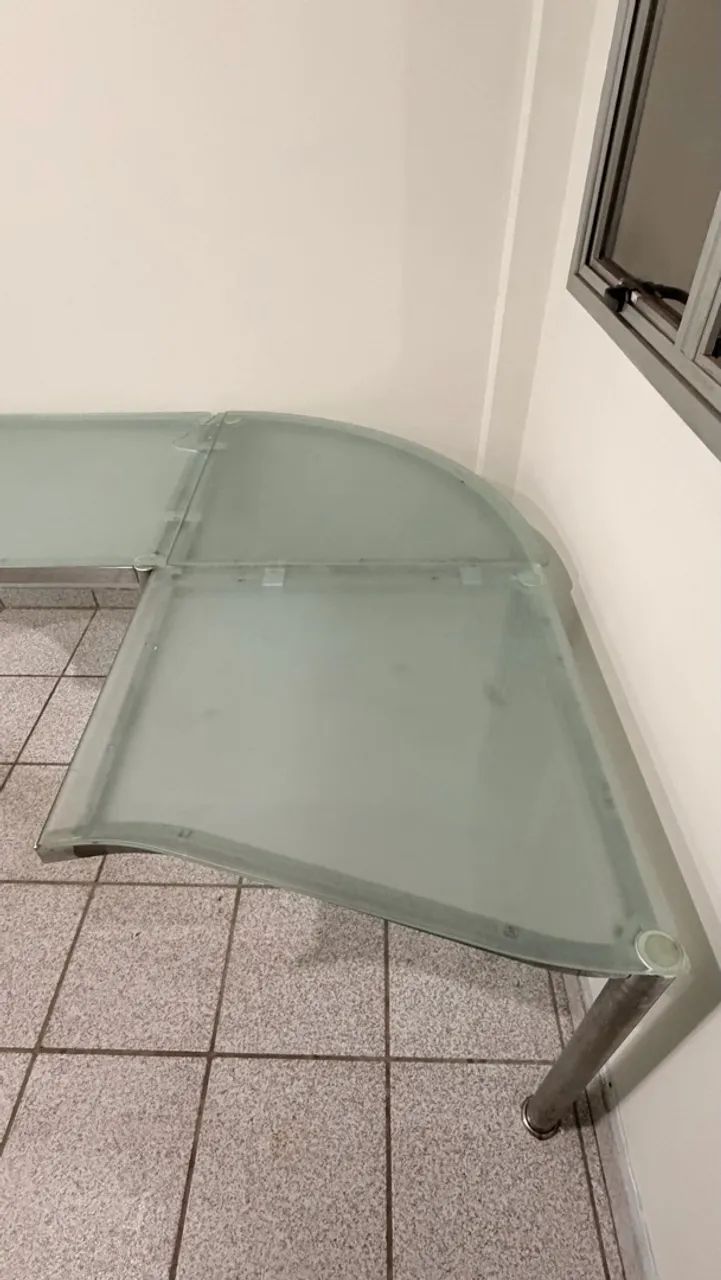 Mesa de alumínio com tampo de vidro - Foto 4
