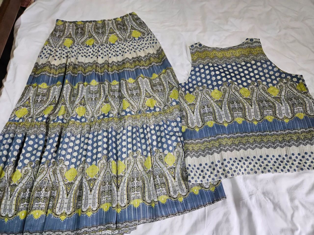 Conjunto saia longa e blusa 40