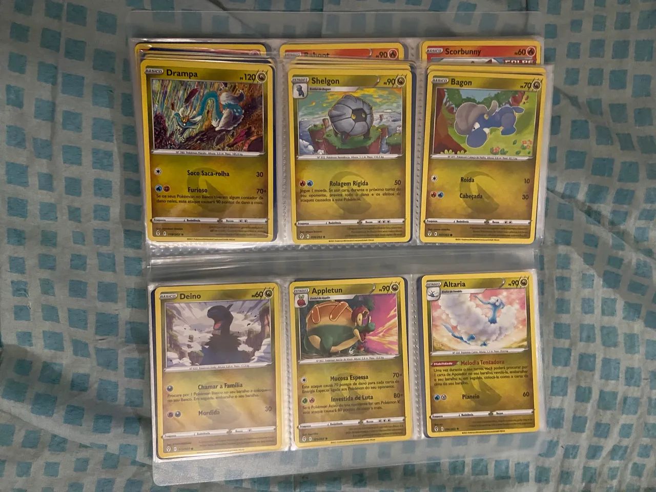 Lata com 120 cartas Pokémon  - Foto 4