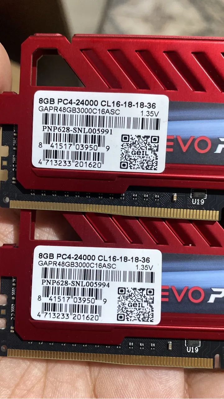 Duas memórias ram de 8GB