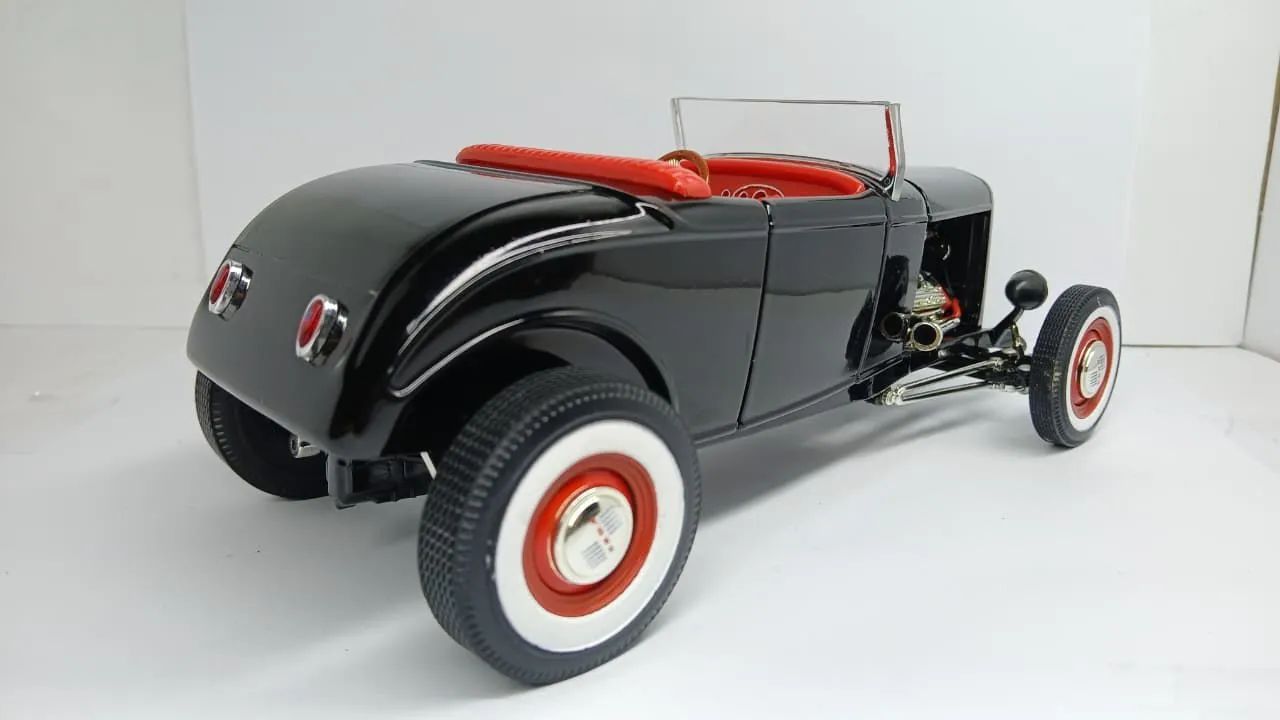 Miniatura Ford Street Rod 32 1/18 - Hobbies e coleções - Vila