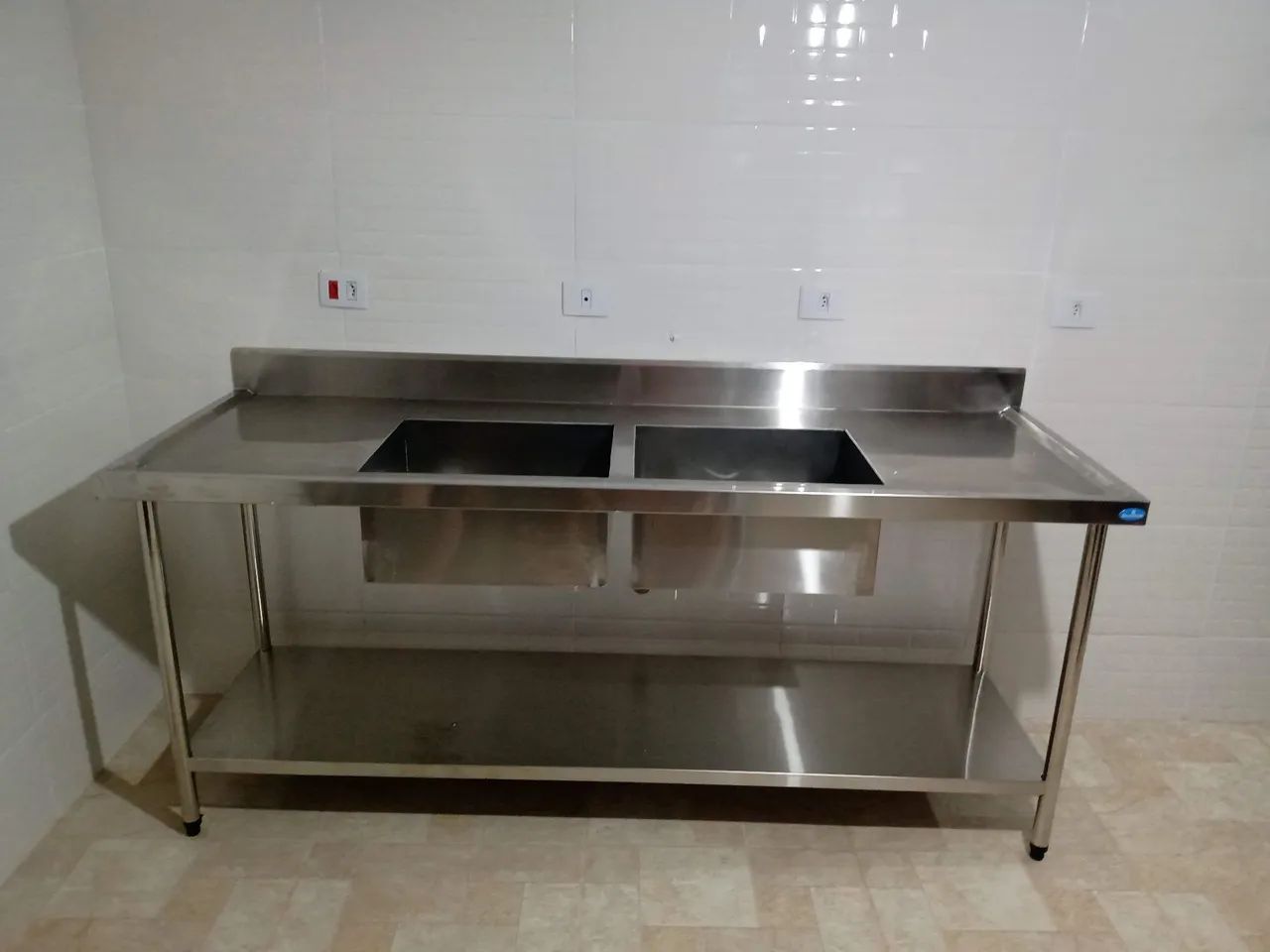 Mesa Pia Aço Inox Com Paneleiro e Duas Cubas - (50x40x25cm) - (200x70x90cm)
