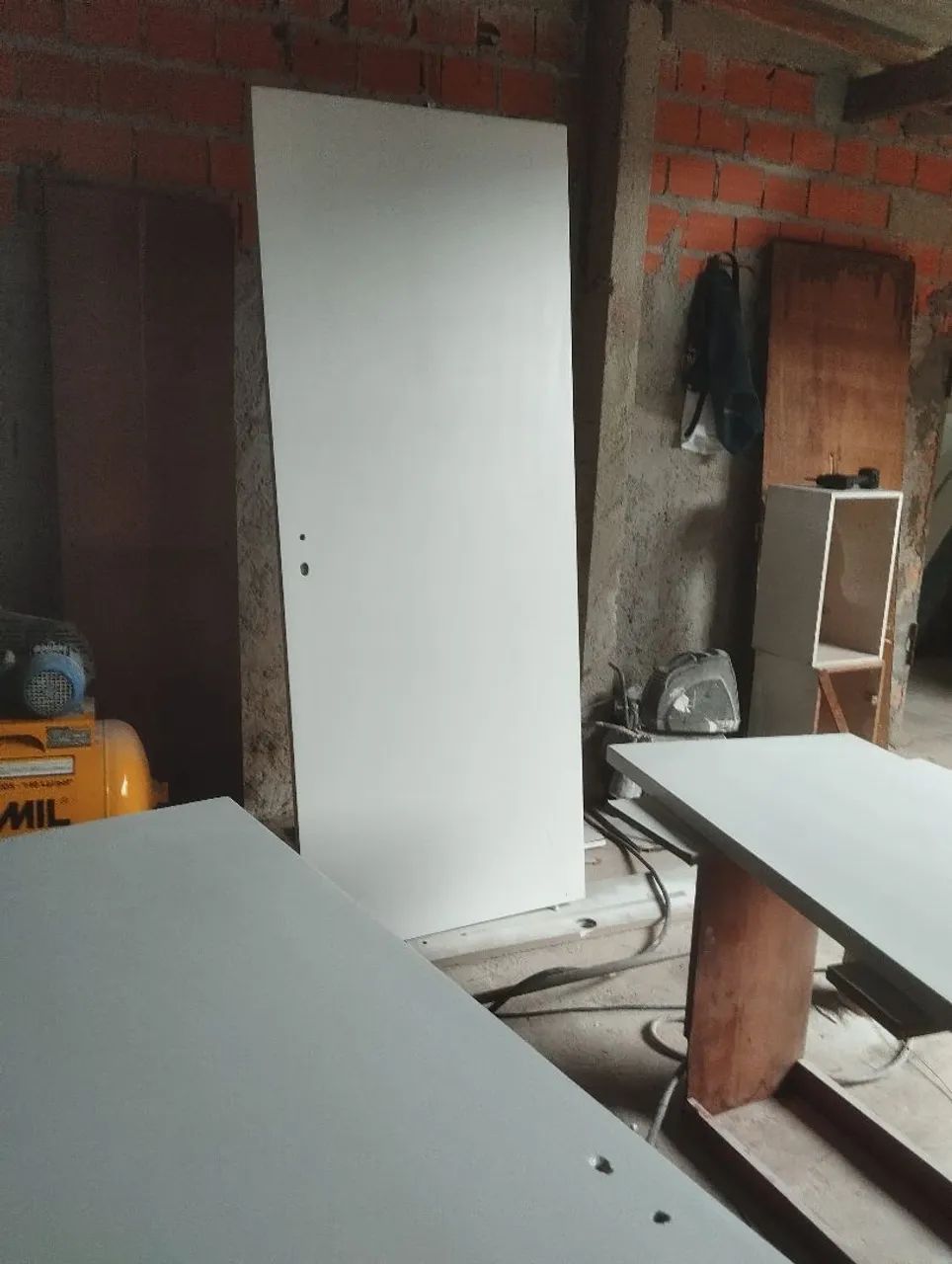 Laqueamento e pinturas de móveis e portas.  - Foto 4