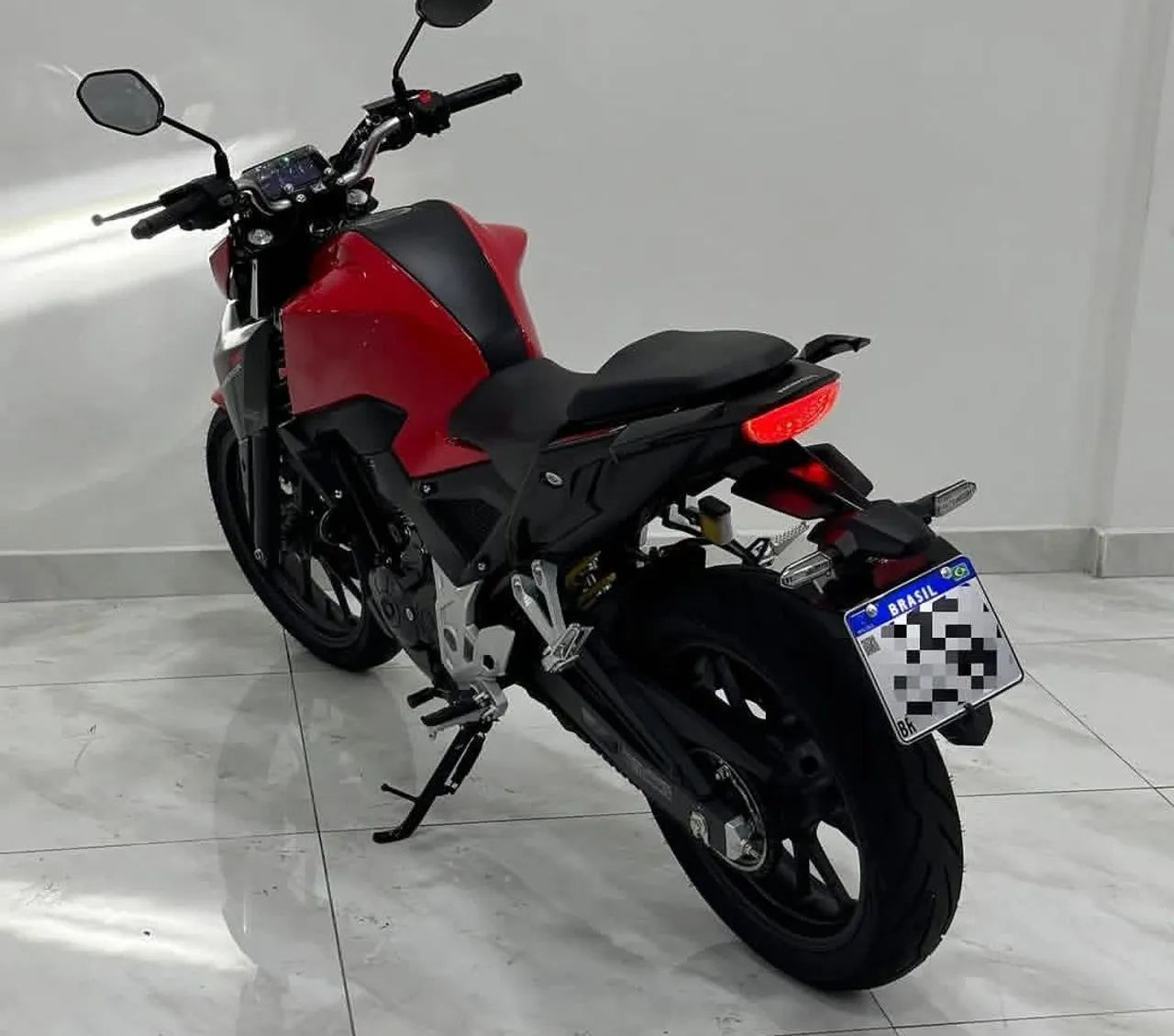 Honda CB300F 2024  - Foto 3