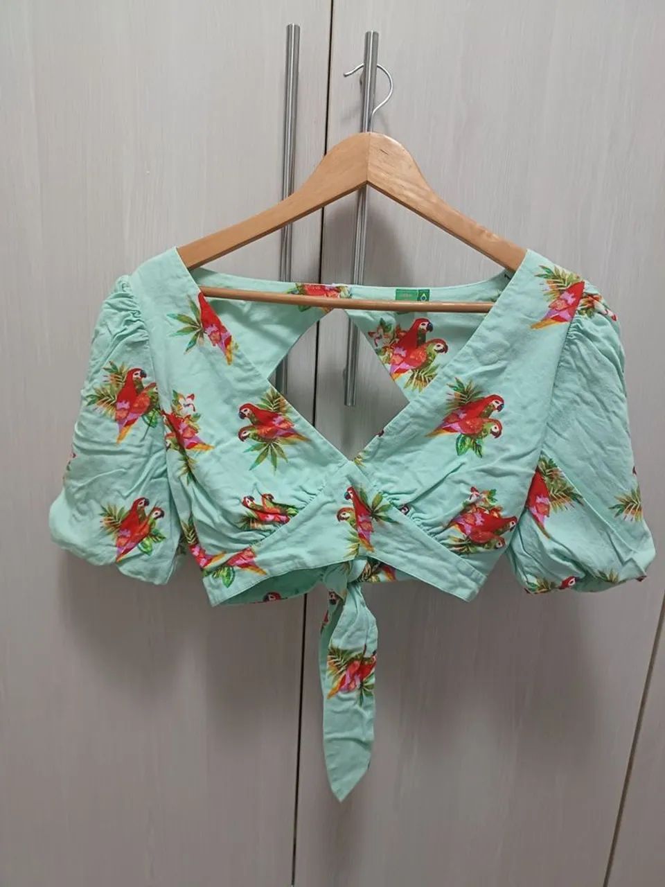 Blusa cropped floral Farm - Foto 4