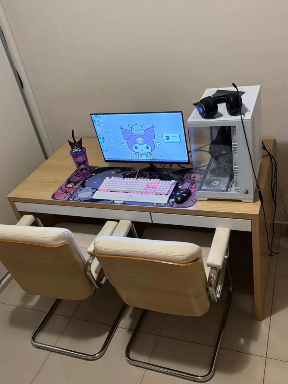 Conjunto de Mesa e Duas Cadeiras Escritório/Consultório Tok&Stok R$1.500,00 - Foto 2