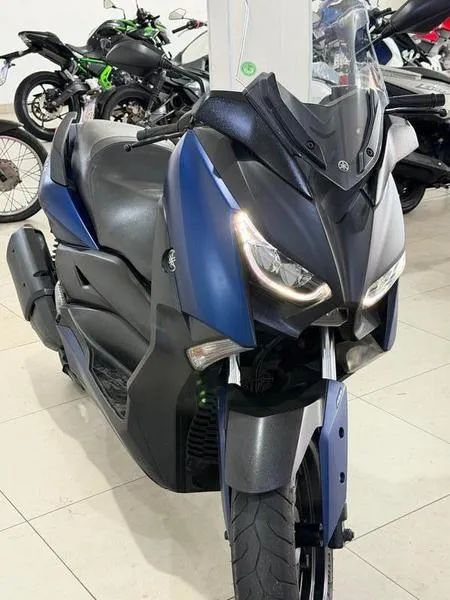 YAMAHA XMAX 2021 - Foto 2