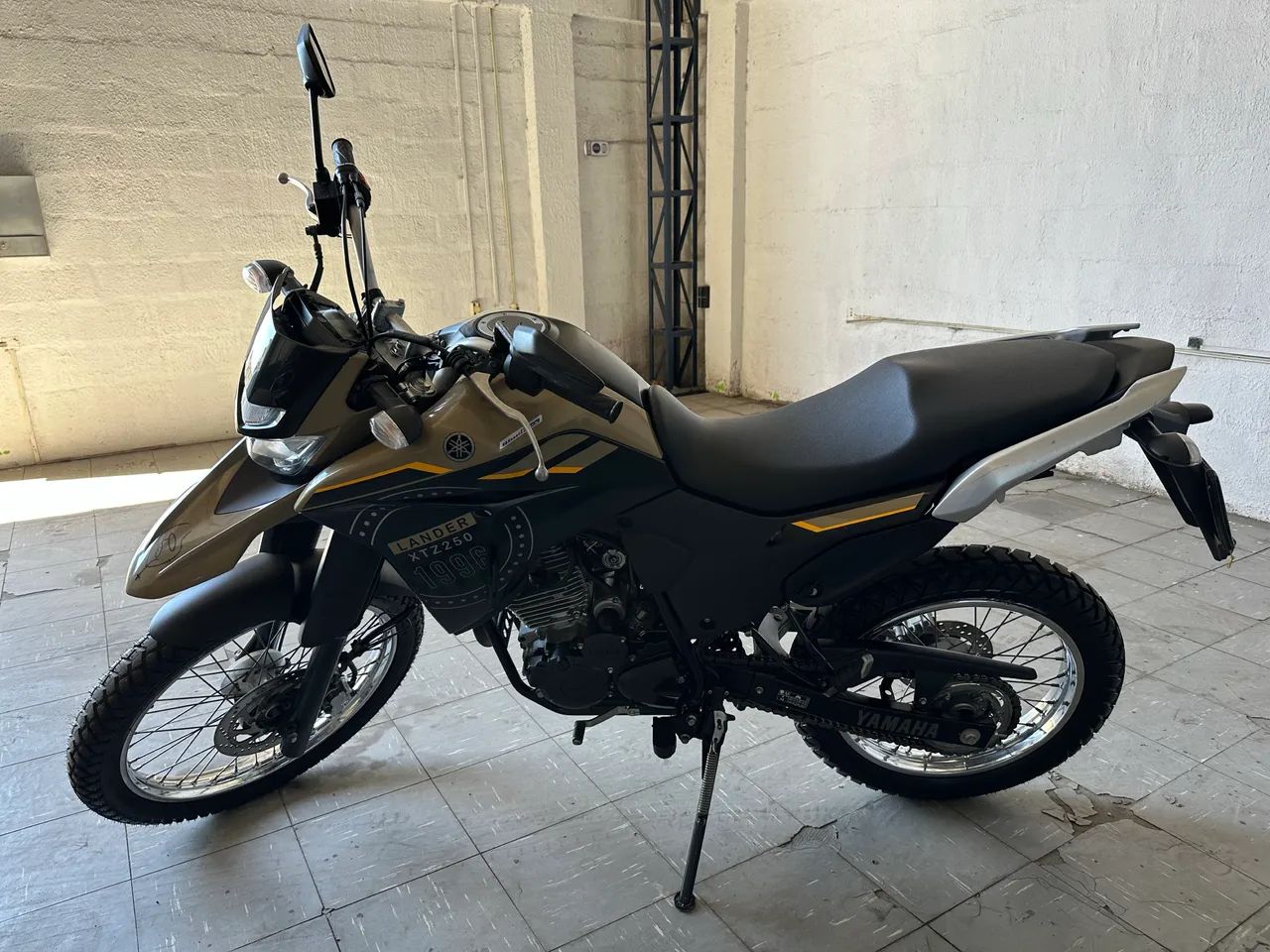 XTZ 250 LANDER 2024  - Foto 2