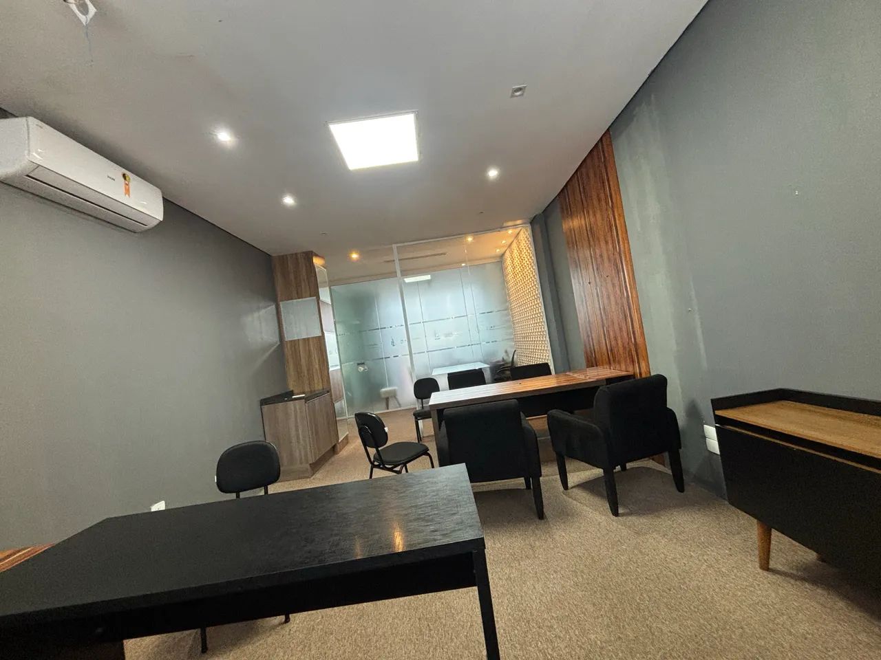 Sala para escritório com móveis  - Foto 3