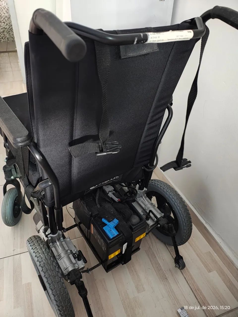 Cadeira de rodas motorizada  - Foto 4
