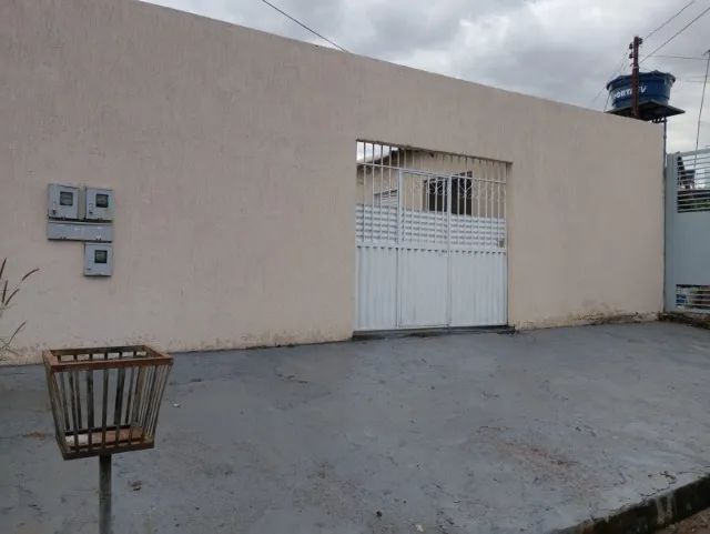 Ótimo lote com 3 casas