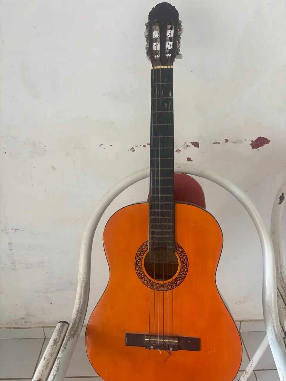 Violão muito bom 