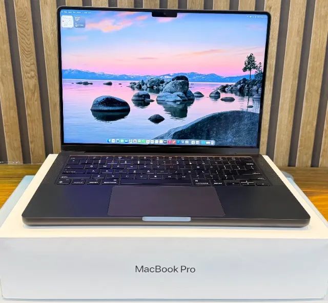 MacBook PRO A2992 14 Pol M3 PRO Mem 18gb Ssd 512 GPU 14 Core