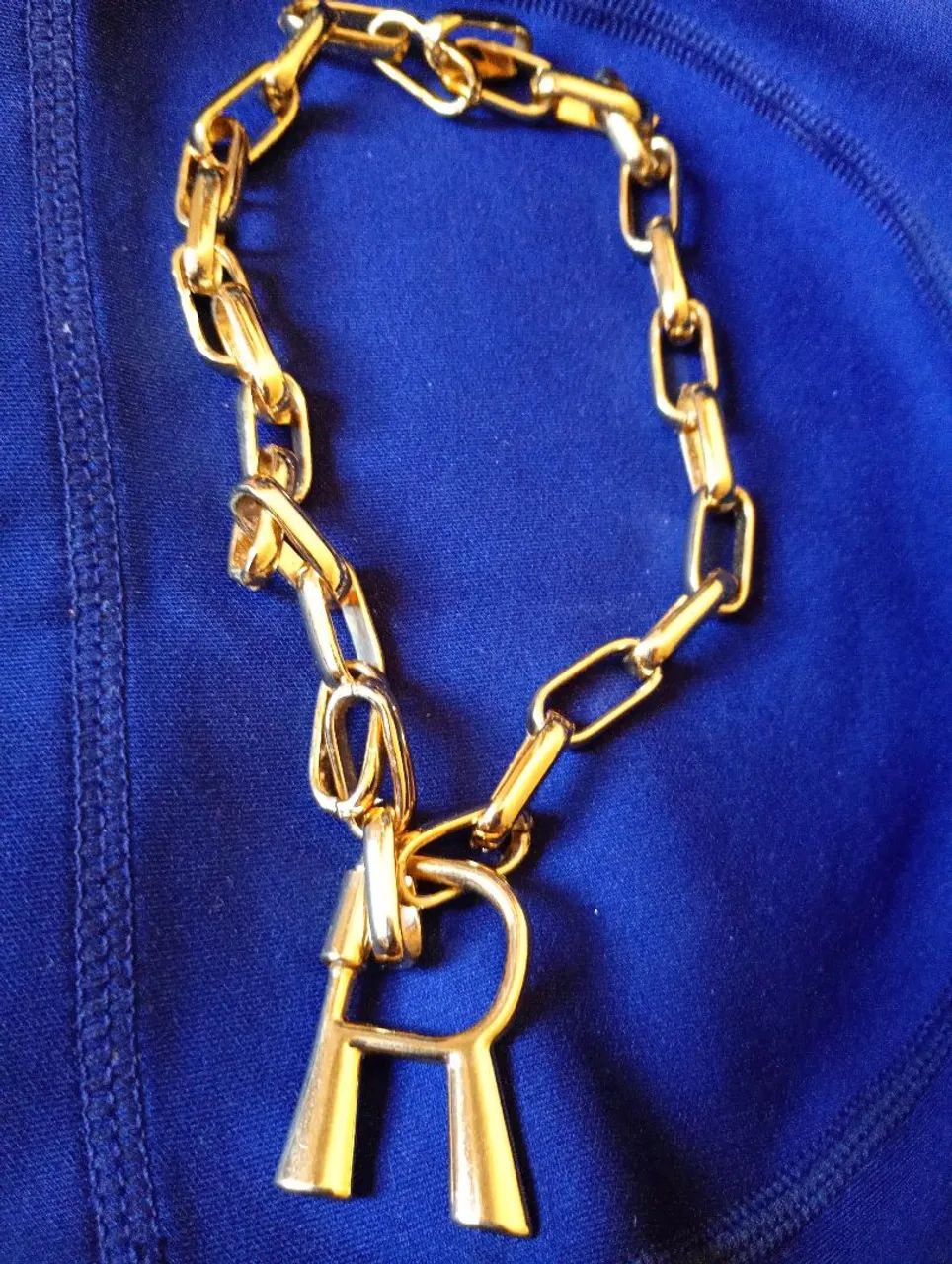 lindo colar dourado semijoia 