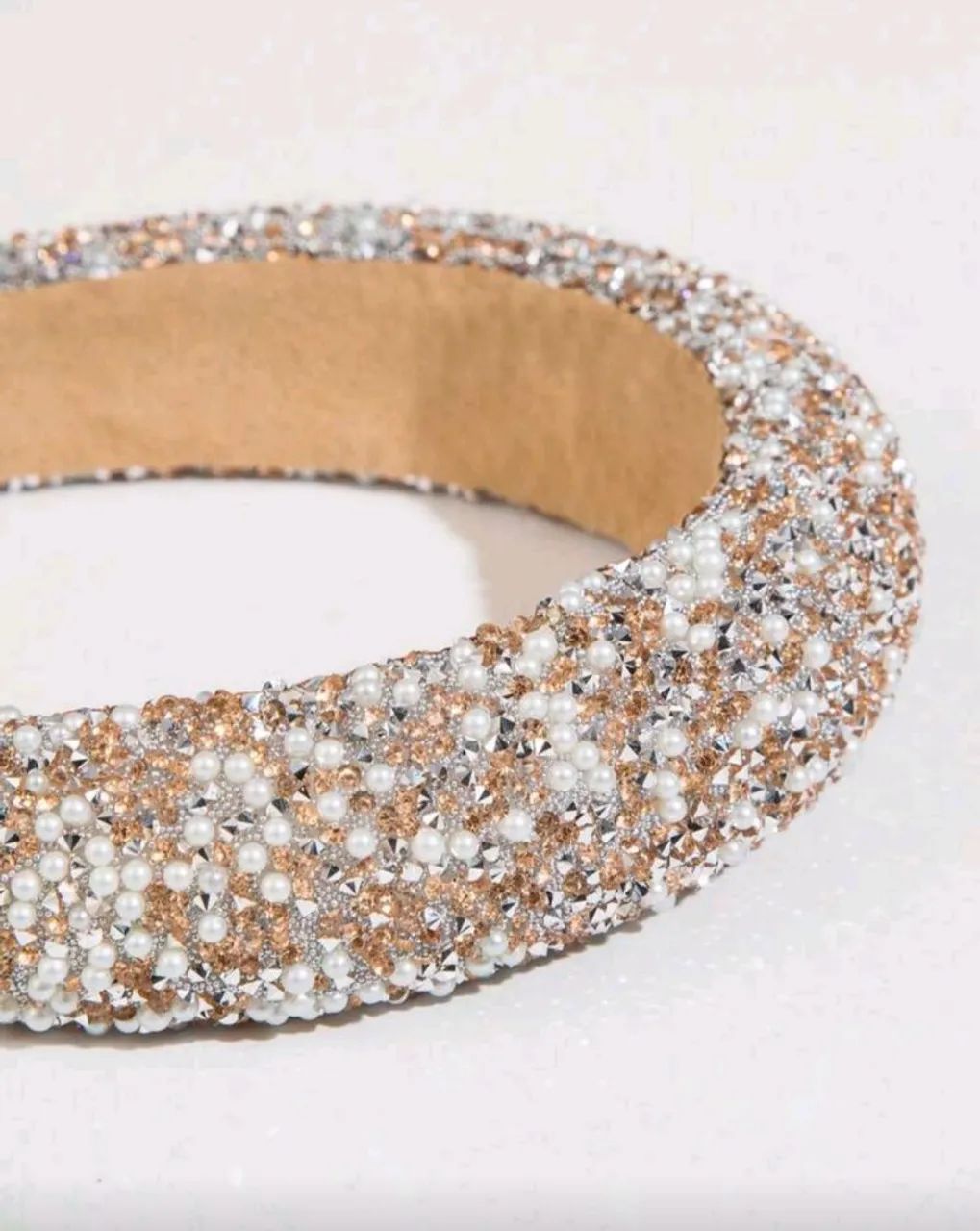 Tiara Feminina Luxo com Strass e Pérolas 55 Reais - Foto 3
