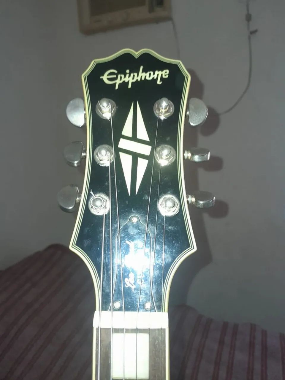Guitarra Epiphone Les Paul Custom Ebony com bag - Foto 4