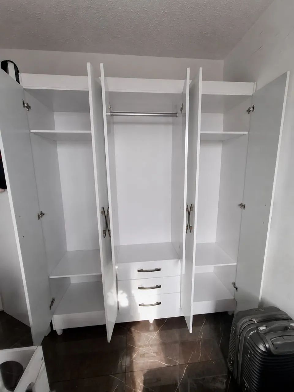 Guarda roupas - Foto 2