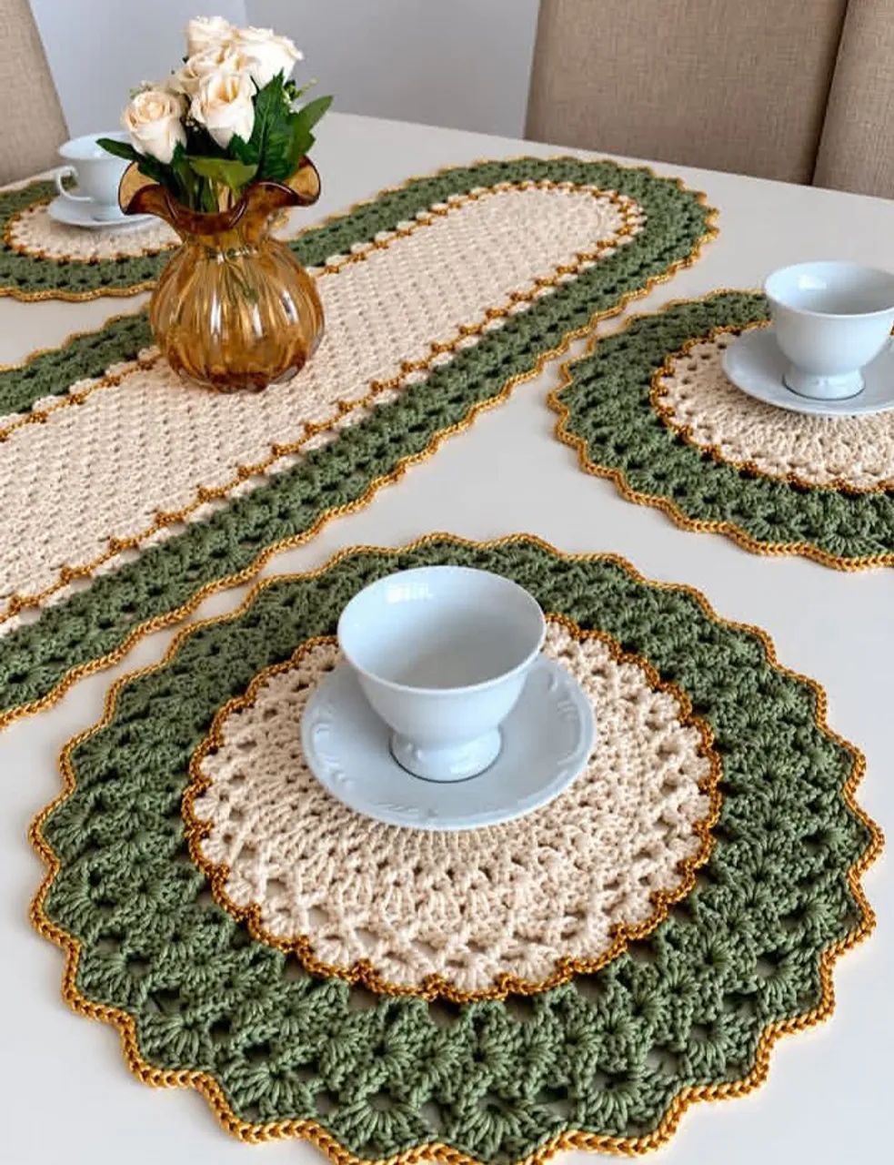 Mesa posta em crochê  - Foto 2