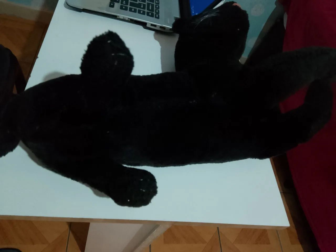 Pantera de pelúcia deitada que faz rugido  - Foto 4