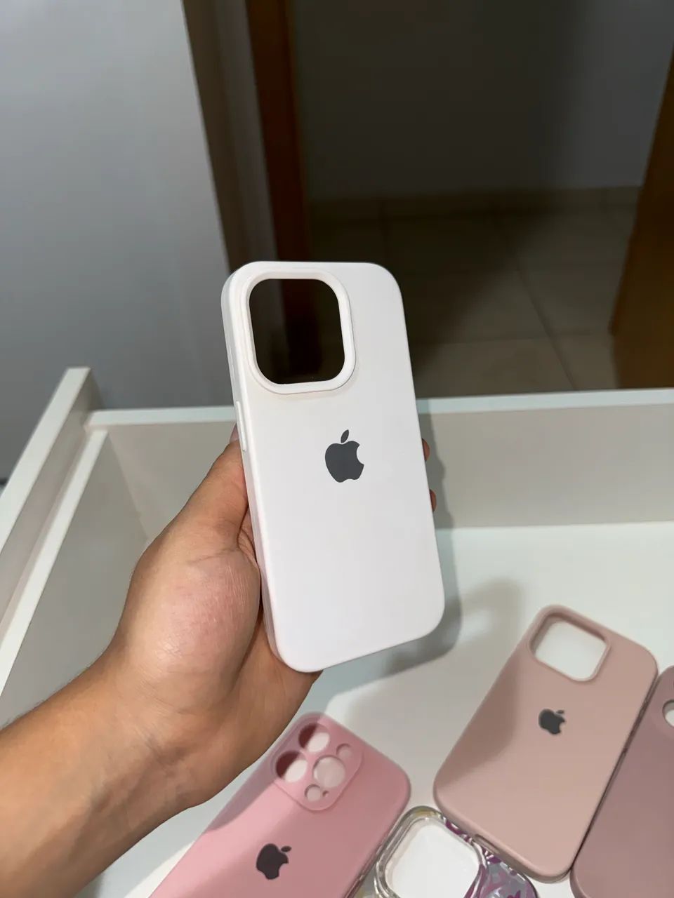 Kit com 7 Capinhas para iPhone 15 Pro - Foto 2