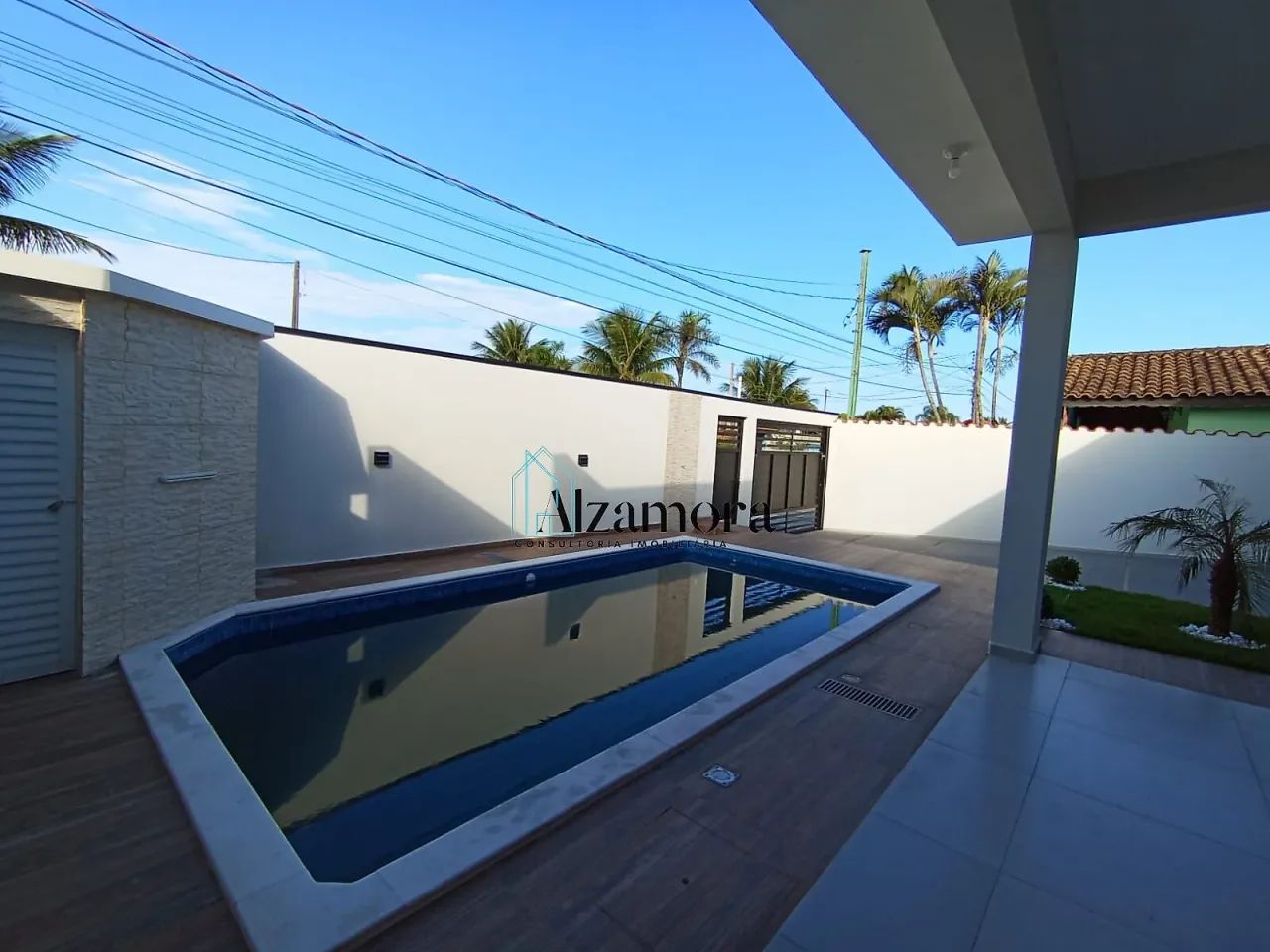 Casa com piscina apenas 200 metros do mar! - Foto 4