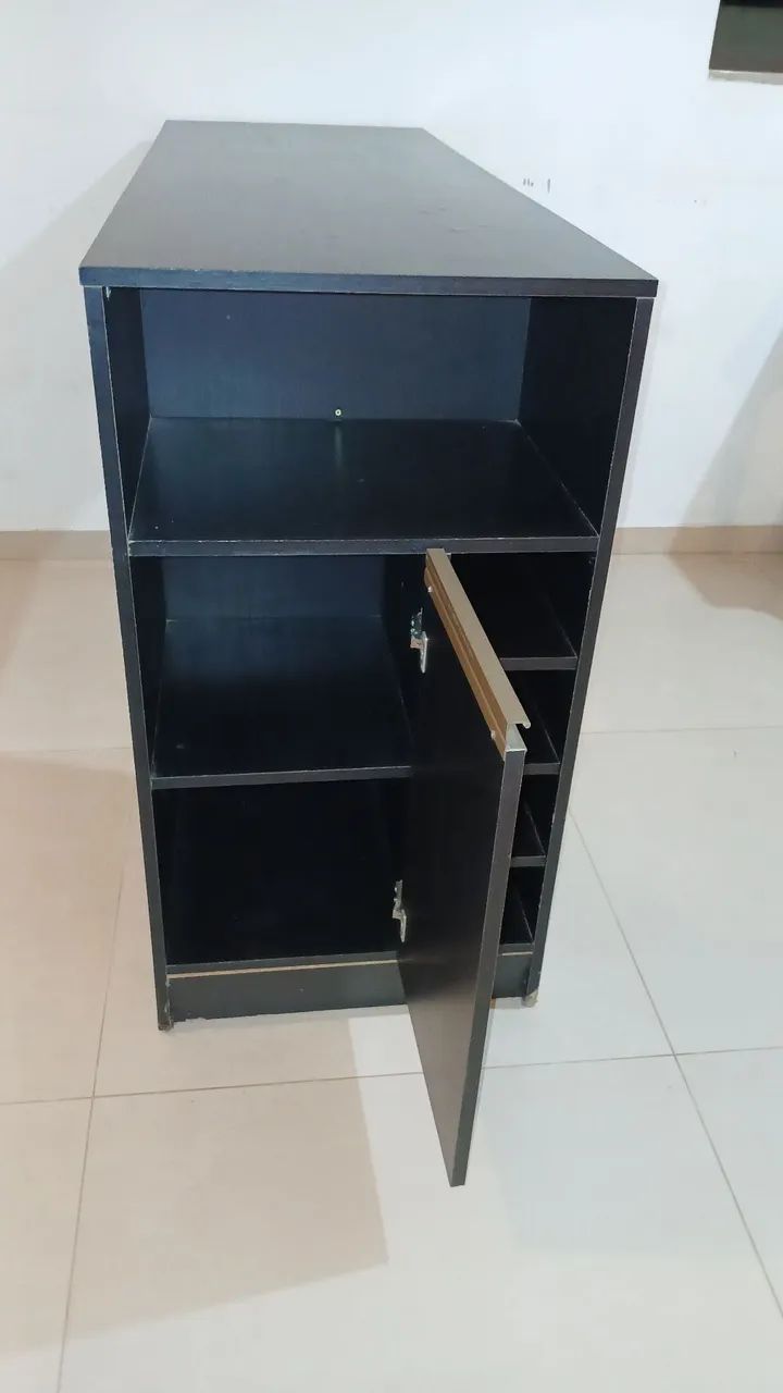 Mesa americana com 4 banquetas altas reguláveis - Foto 4