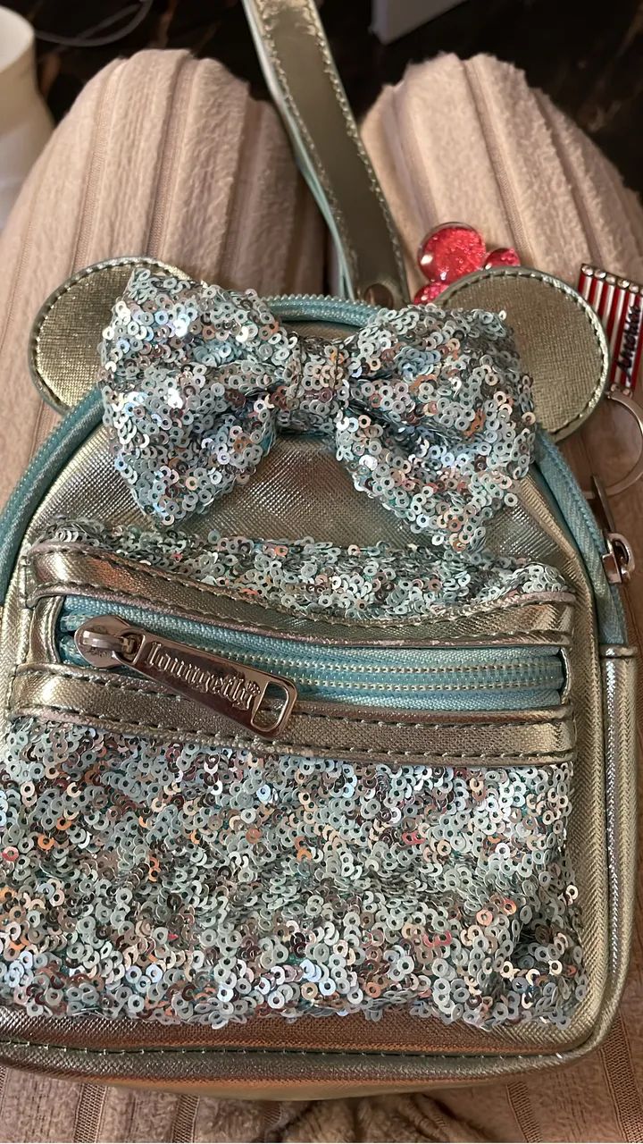 Mini Loungefly Disney Parks Original Azul - Foto 2