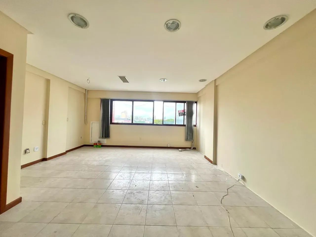 OPORTUNIDADE! VENDA ! SALA COMERCIAL CENTRO VILA VELHA  50m² - Foto 2